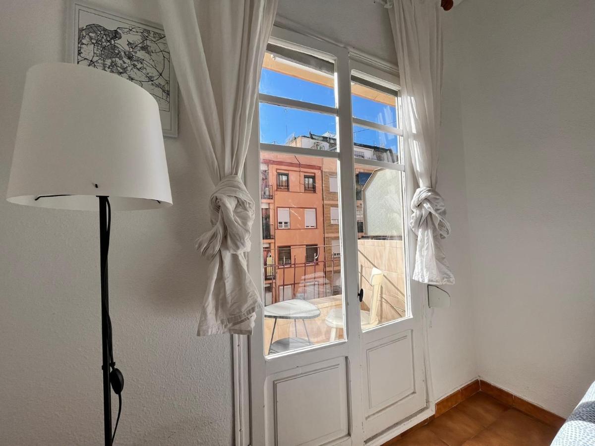 Comfortable Room - Habitacion Acogedora Valencia Exterior photo